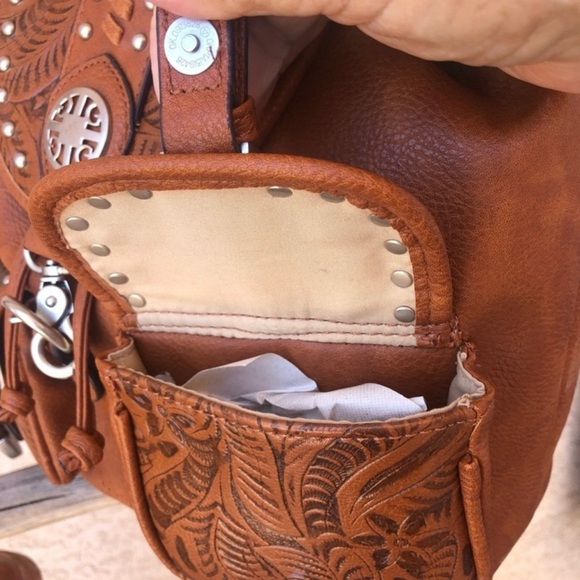 REIN & BRIDLE Tan Leather Backpack. - Picture 4 of 7